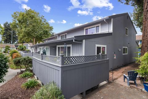 Photo of 5032 Country Club Drive, Rohnert Park, CA 94928 (MLS # 325086846)