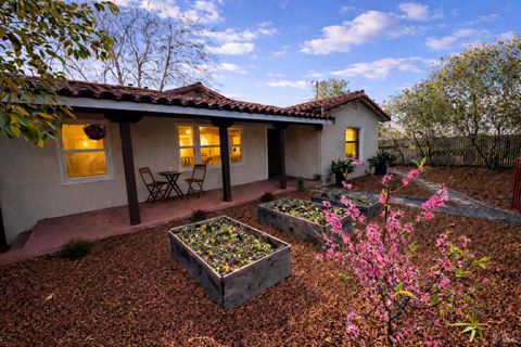 Photo of 1231 Stevenson Street, Calistoga, CA 94515 (MLS # 325102091)