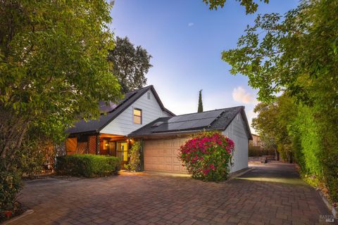 Photo of 605 Curtin Lane, Sonoma, CA 95476 (MLS # 325076322)