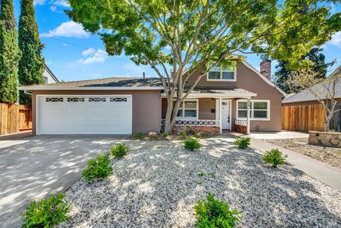 Photo of 2561 Dorset Street, Napa, CA 94558 (MLS # 325055167)