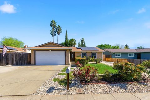 Photo of 532 Gregory Drive, Vacaville, CA 95687 (MLS # 326016212)