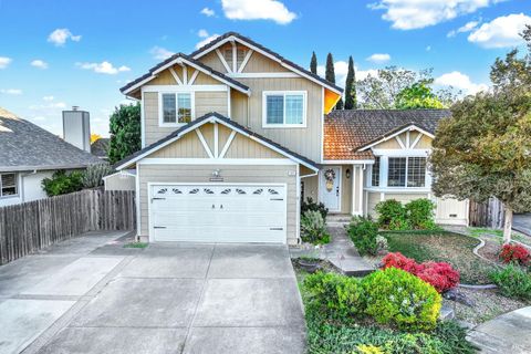 Photo of 985 Chalice Court, Fairfield, CA 94533 (MLS # 325090706)