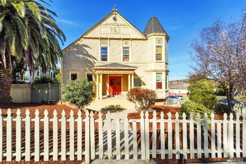Photo of 844 Kentucky Street, Vallejo, CA 94590 (MLS # 326008501)