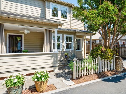 Photo of 108 Marion Lane, Healdsburg, CA 95448 (MLS # 325070500)