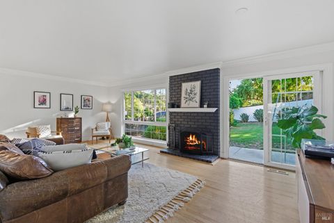 Photo of 506 Cedar Hill Drive, San Rafael, CA 94903 (MLS # 325092406)