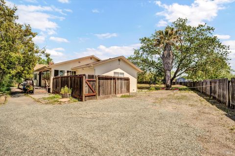 Photo of 10220 Starr Road, Windsor, CA 95492 (MLS # 325033235)