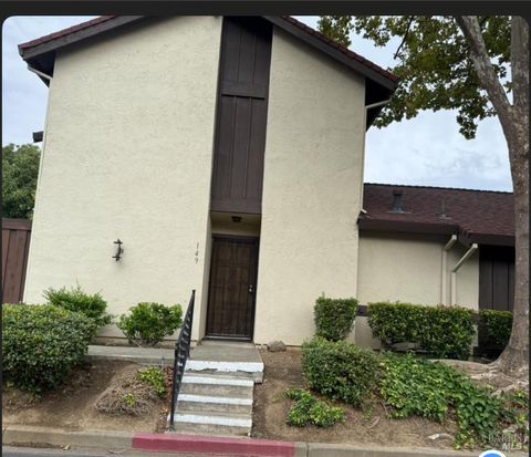 Photo of 149 Fairoaks Drive, Vacaville, CA 95688 (MLS # 325080292)
