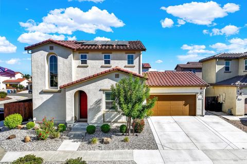 Photo of 336 Primrose Drive, Vacaville, CA 95687 (MLS # 326016727)