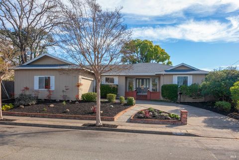 Photo of 5530 Dupont Drive, Santa Rosa, CA 95409 (MLS # 326005695)