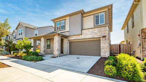 Photo of 1453 Oak Circle, Rohnert Park, CA 94928 (MLS # 325086696)