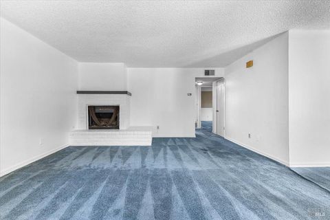 Photo of 327 Las Casitas Court, Sonoma, CA 95476 (MLS # 325073758)