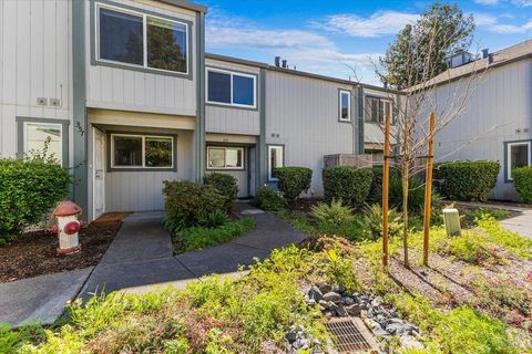 Photo of 359 Occidental Circle, Santa Rosa, CA 95401 (MLS # 326017057)