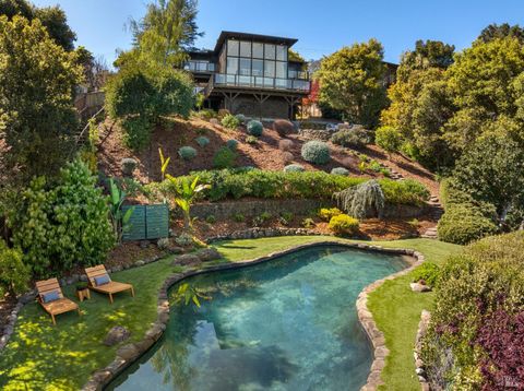 Photo of 5002 Paradise Drive, Tiburon, CA 94920 (MLS # 326018359)