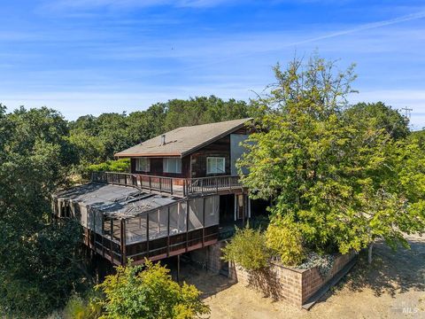 Photo of 15900 Healdsburg Avenue, Healdsburg, CA 95448 (MLS # 325058377)