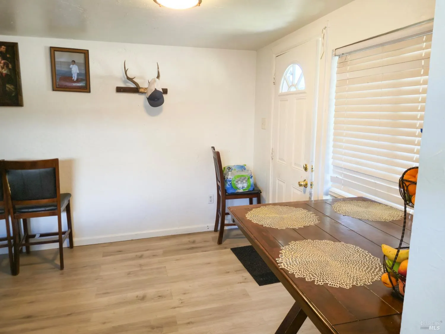 Sebastopol, California 95472, United States, 6 Bedrooms Bedrooms, ,4 BathroomsBathrooms,Residential,Active,194447