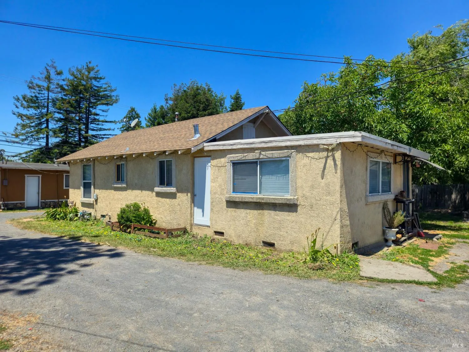 Sebastopol, California 95472, United States, 6 Bedrooms Bedrooms, ,4 BathroomsBathrooms,Residential,Active,194447