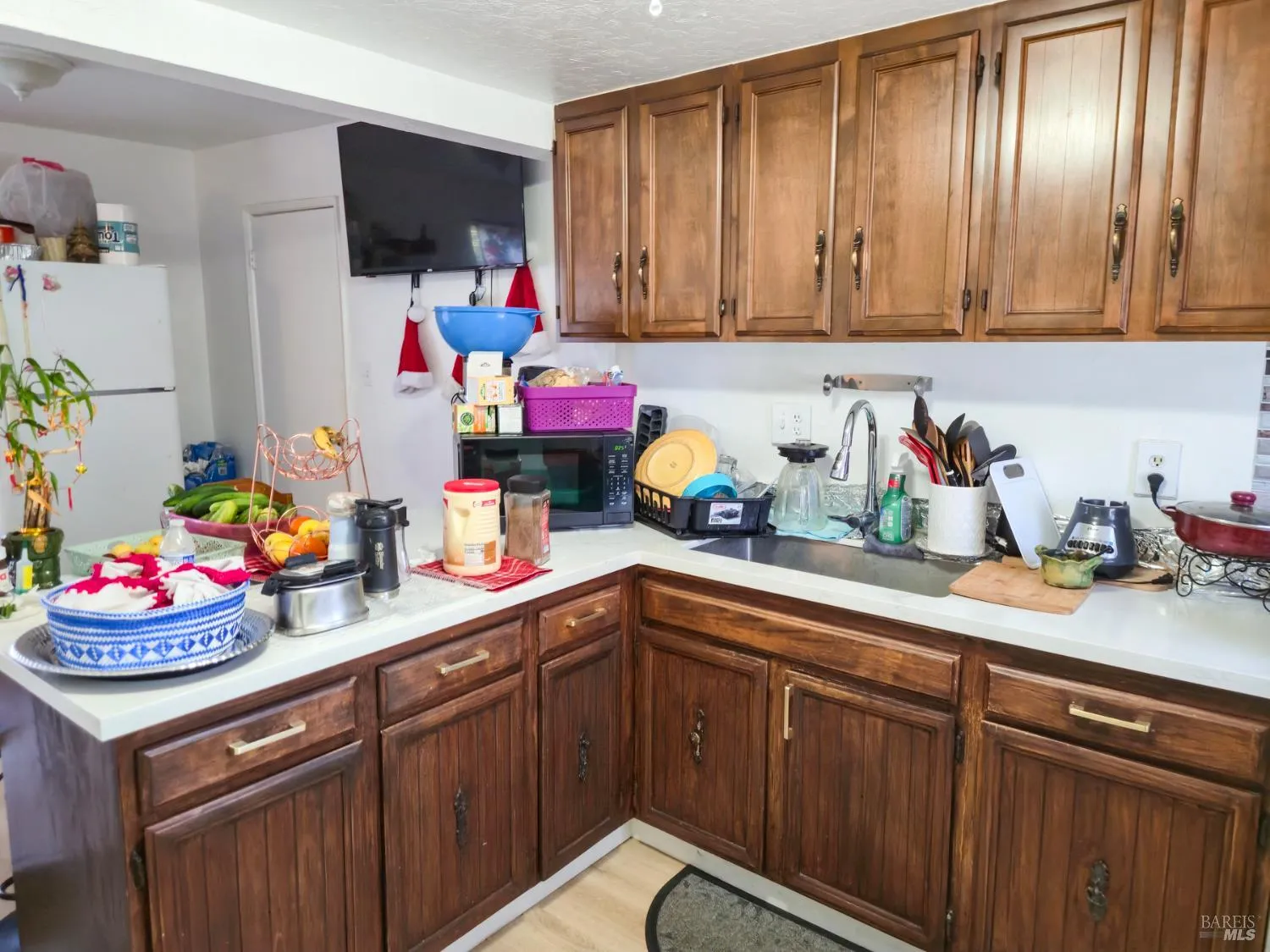 Sebastopol, California 95472, United States, 6 Bedrooms Bedrooms, ,4 BathroomsBathrooms,Residential,Active,194447