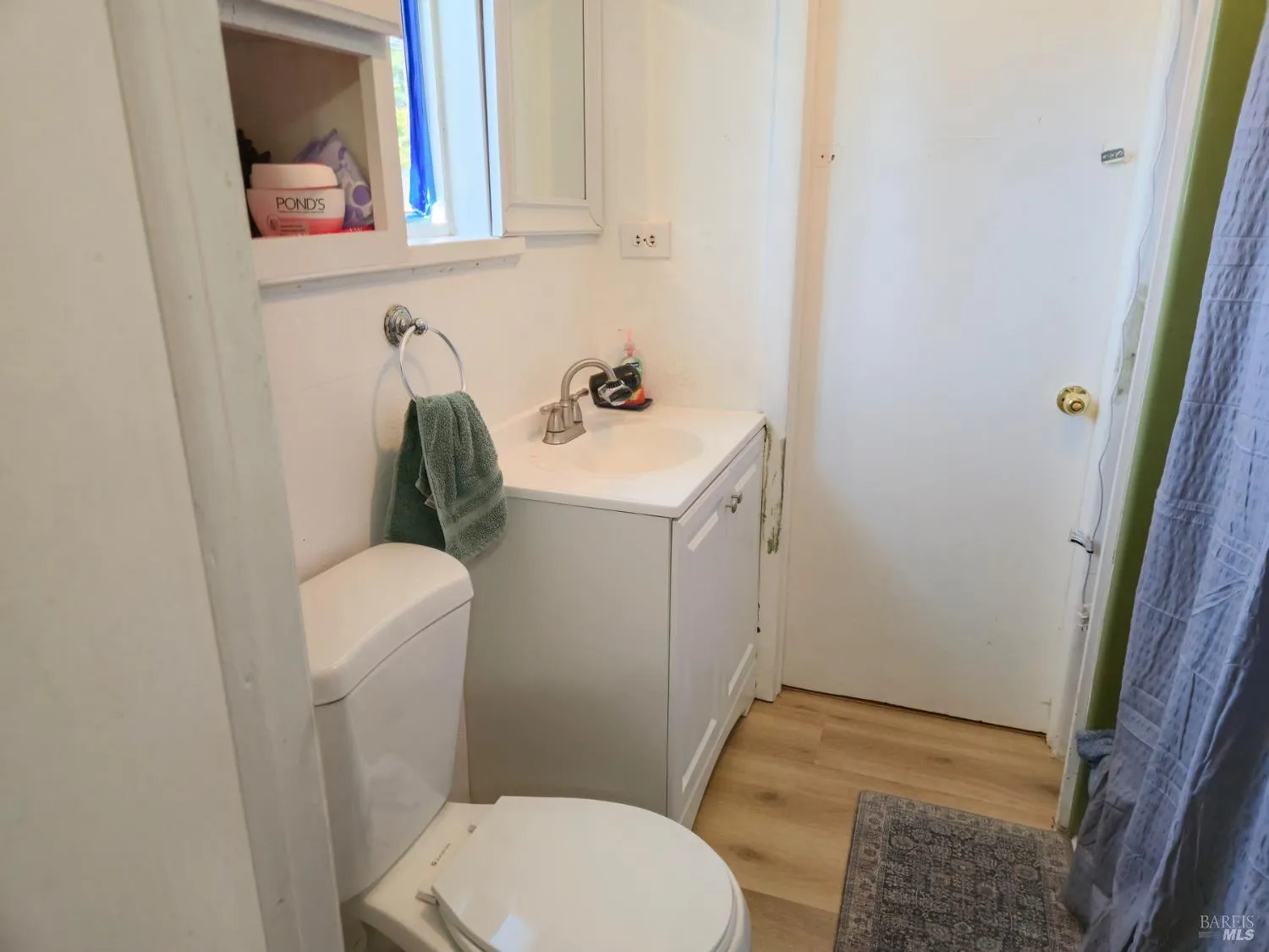 Sebastopol, California 95472, United States, 6 Bedrooms Bedrooms, ,4 BathroomsBathrooms,Residential,Active,194447