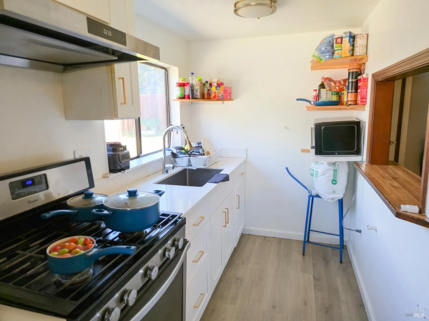 Sebastopol, California 95472, United States, 6 Bedrooms Bedrooms, ,4 BathroomsBathrooms,Residential,Active,194447