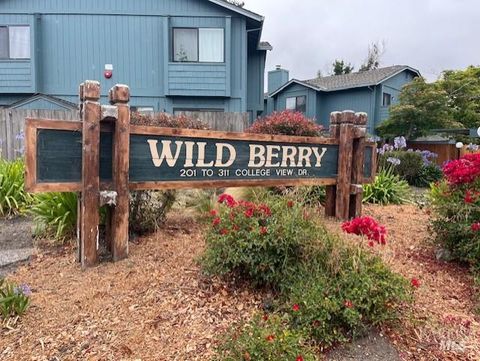 Photo of 309 College View Drive, Rohnert Park, CA 94928 (MLS # 325064092)