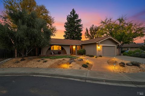 Photo of 654 Corte Seville, Vacaville, CA 95688 (MLS # 325101223)