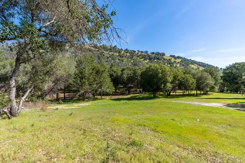 MLS: 22025441