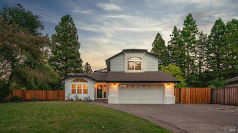 Photo of 9663 Lakewood Drive, Windsor, CA 95492 (MLS # 325070551)