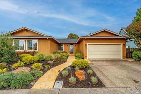 Photo of 692 Avenue Del Oro, Sonoma, CA 95476 (MLS # 325092231)