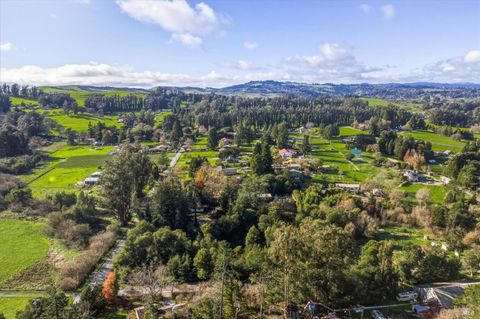 Photo of 5070 Blank Road, Sebastopol, CA 95472 (MLS # 326000392)