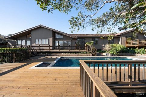 Photo of 120 Cabro Court, Novato, CA 94947 (MLS # 326003300)