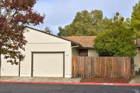 746 Agnew Place, Santa Rosa, CA 95401 - MLS#: 325045211