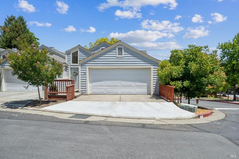 Photo of 14 Summerhill Way, San Rafael, CA 94903 (MLS # 325058221)