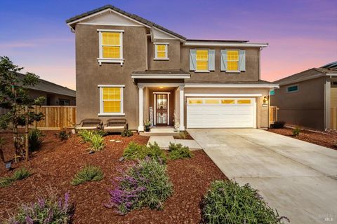 Photo of 1532 Base Court, Dixon, CA 95620 (MLS # 325097562)