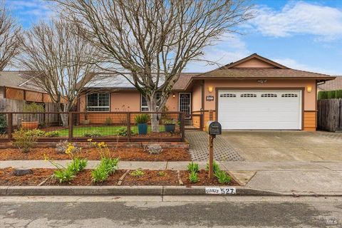 Photo of 527 Natalino Court, Santa Rosa, CA 95401 (MLS # 326014411)
