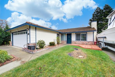 Photo of 292 Woolner Court, Fairfield, CA 94533 (MLS # 326000130)