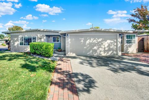 Photo of 255 Arbor Street, Vacaville, CA 95688 (MLS # 325089692)
