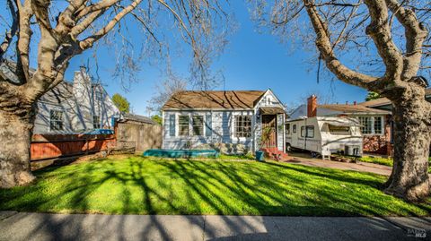 Photo of 168 Fairmont Avenue, Vallejo, CA 94590 (MLS # 326018403)