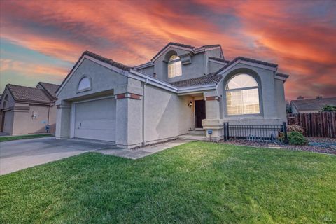 Photo of 1030 Fox Hound Road, Vacaville, CA 95687 (MLS # 326019102)