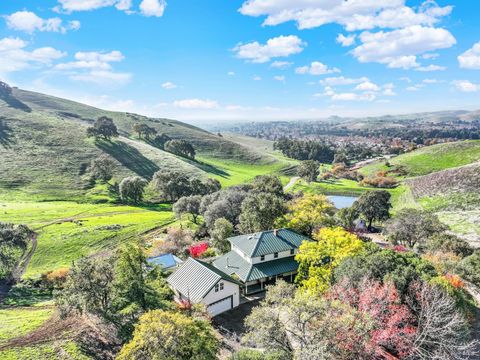 Photo of 3864 Paradise Valley Road, Fairfield, CA 94533 (MLS # 325096006)