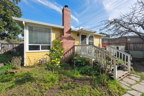 Photo of 8423 Spring Drive, Forestville, CA 95436 (MLS # 326014401)