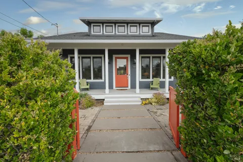 MLS: 325015692