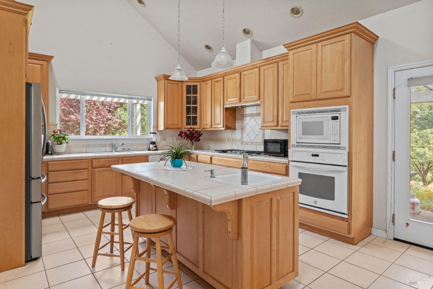 Hopland, California, 95449, United States, 3 Bedrooms Bedrooms, ,2 BathroomsBathrooms,Residential,Active,1821945