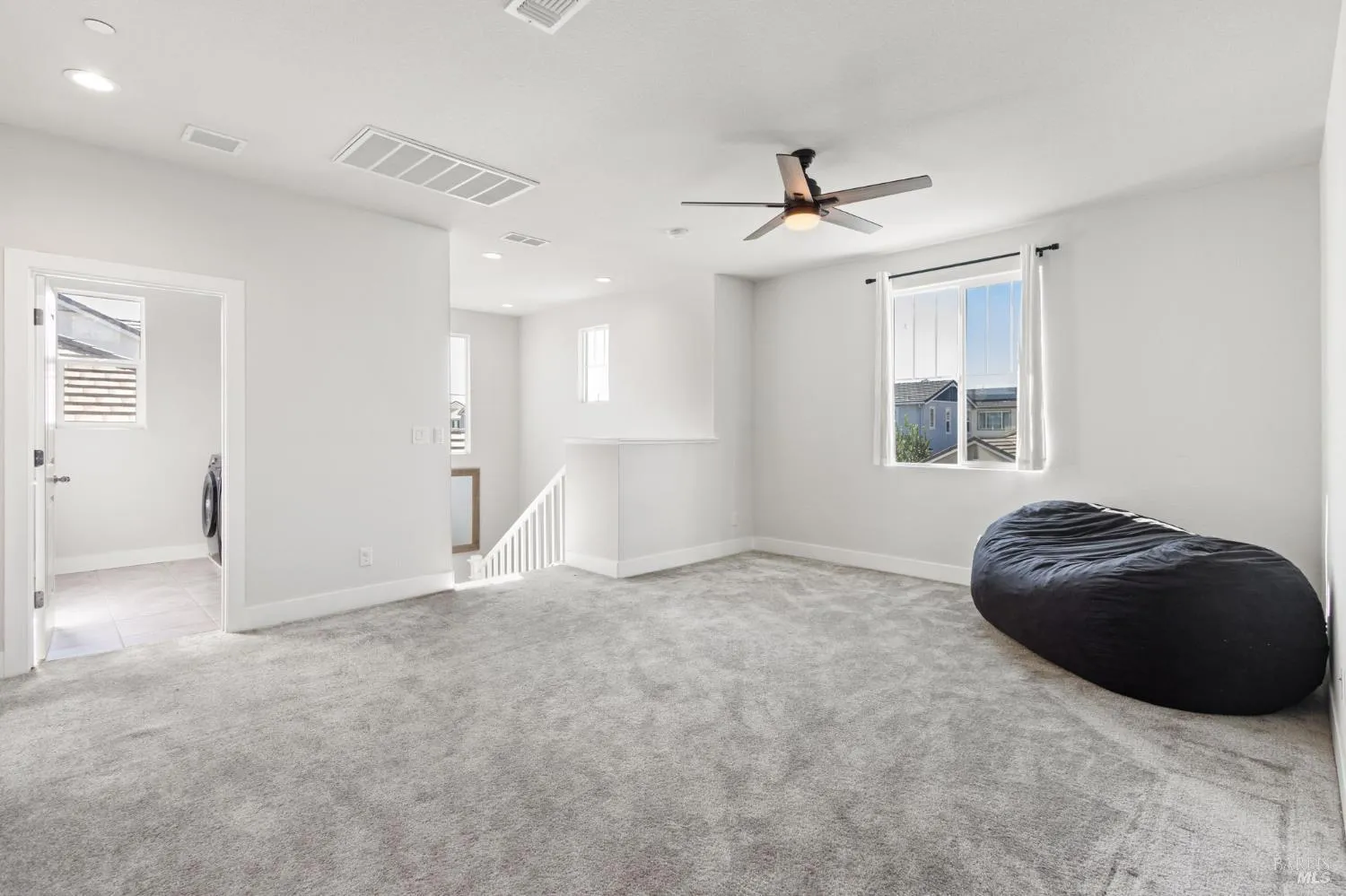 Vacaville, California 95687, United States, 4 Bedrooms Bedrooms, ,3 BathroomsBathrooms,Residential,Active,237096