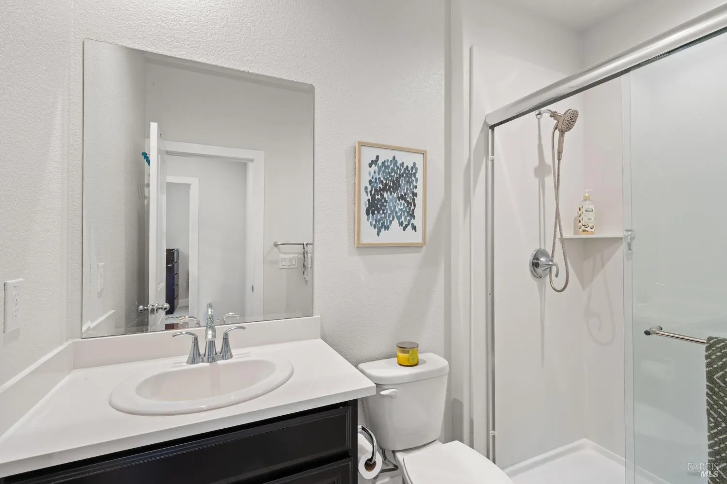 Vacaville, California 95687, United States, 4 Bedrooms Bedrooms, ,3 BathroomsBathrooms,Residential,Active,237096