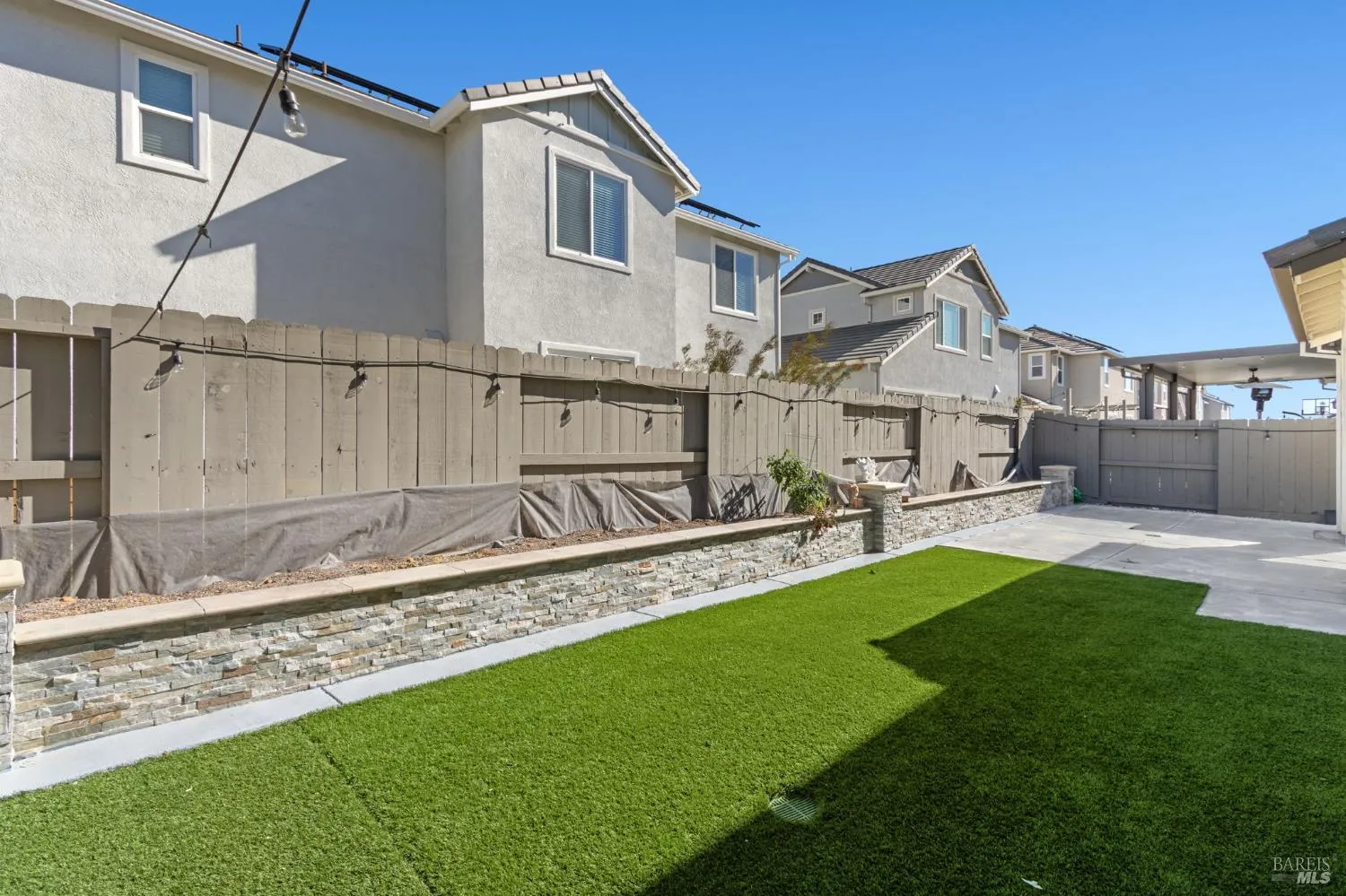 Vacaville, California 95687, United States, 4 Bedrooms Bedrooms, ,3 BathroomsBathrooms,Residential,Active,237096