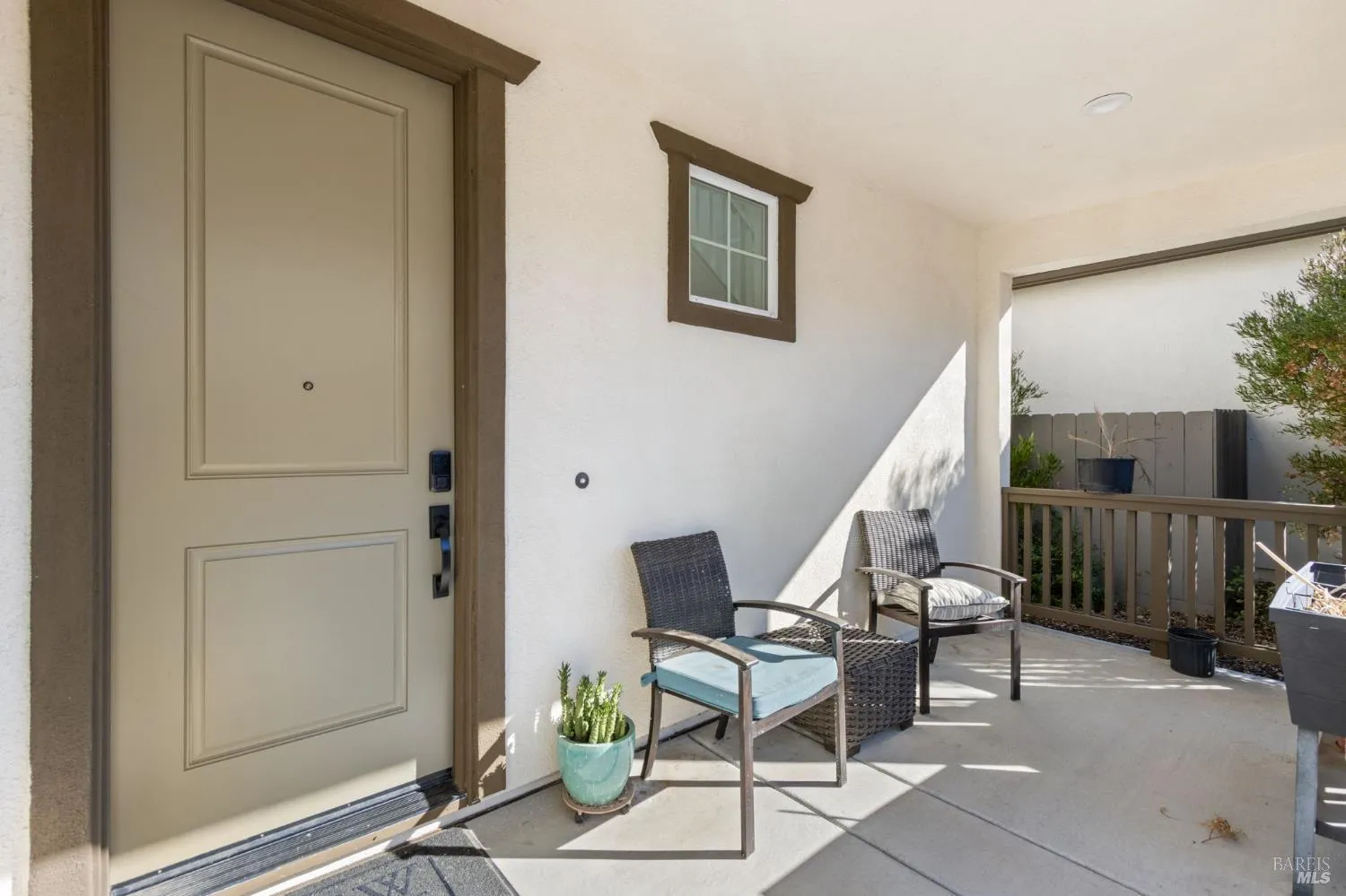 Vacaville, California 95687, United States, 4 Bedrooms Bedrooms, ,3 BathroomsBathrooms,Residential,Active,237096