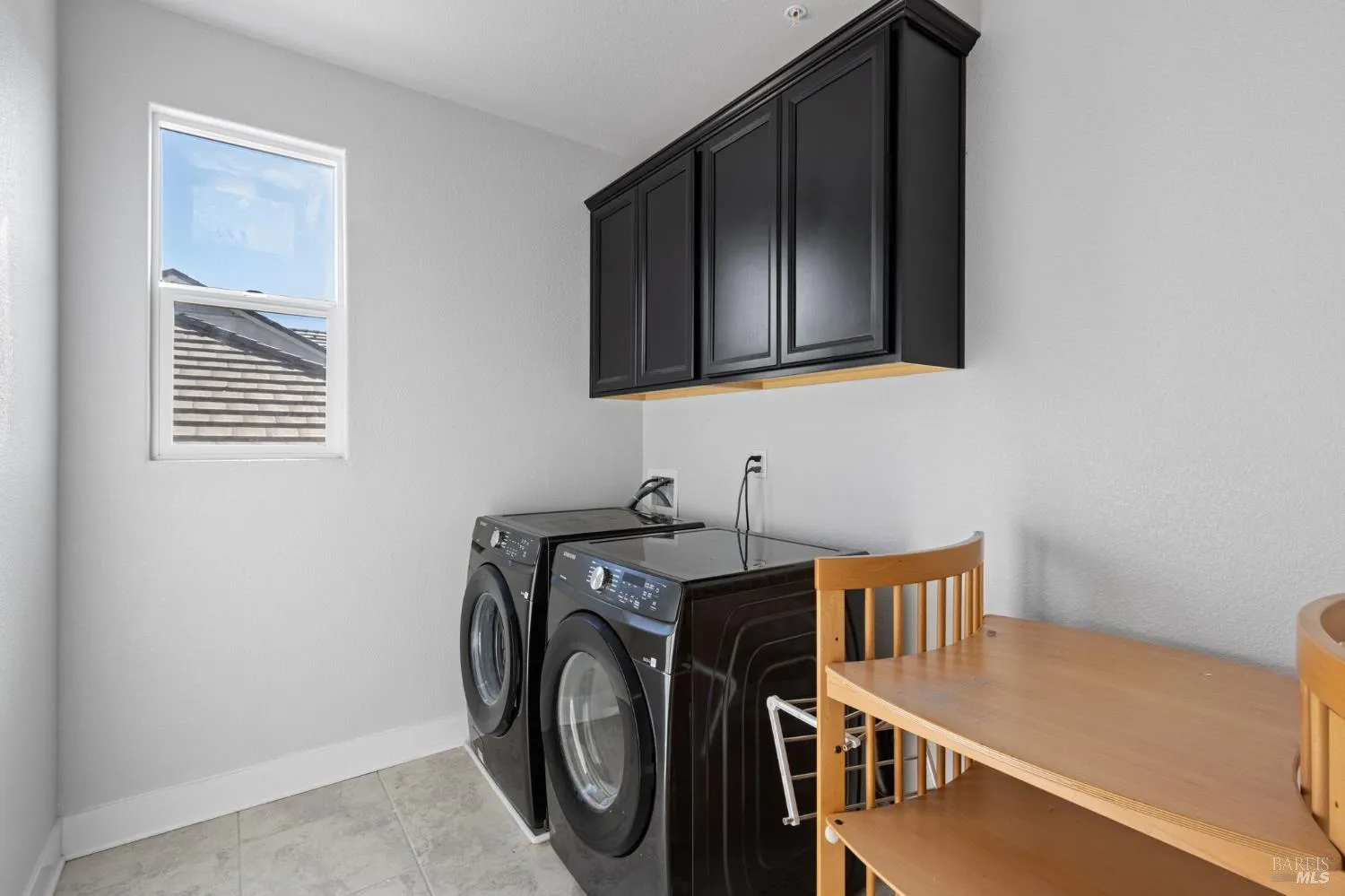 Vacaville, California 95687, United States, 4 Bedrooms Bedrooms, ,3 BathroomsBathrooms,Residential,Active,237096