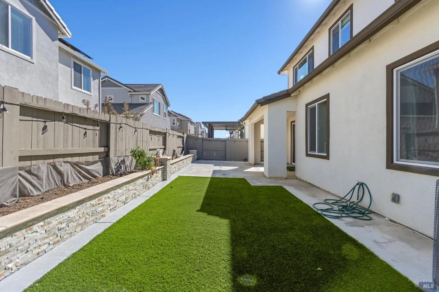 Vacaville, California 95687, United States, 4 Bedrooms Bedrooms, ,3 BathroomsBathrooms,Residential,Active,237096