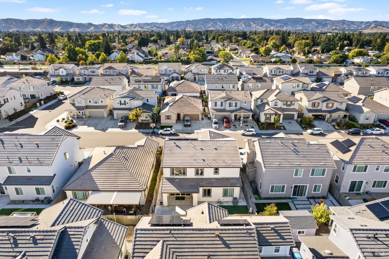 Vacaville, California 95687, United States, 4 Bedrooms Bedrooms, ,3 BathroomsBathrooms,Residential,Active,237096