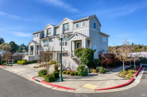 Photo of 4311 Grant Way, Santa Rosa, CA 95409 (MLS # 326006437)